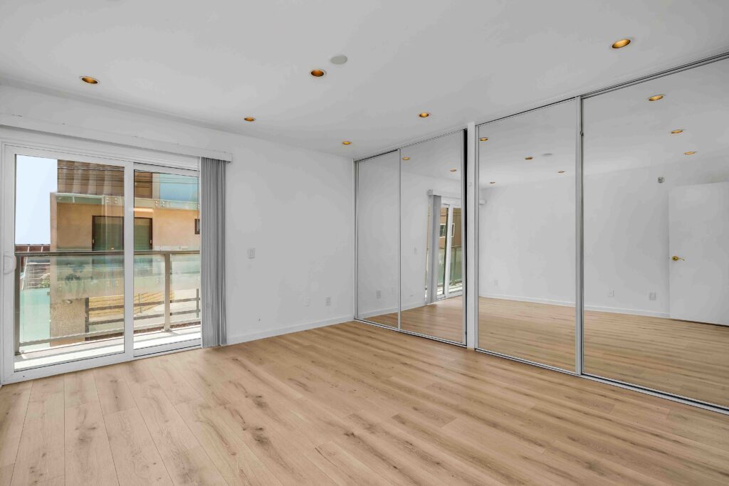 15 63rd Ave 24 15 63rd Ave 24