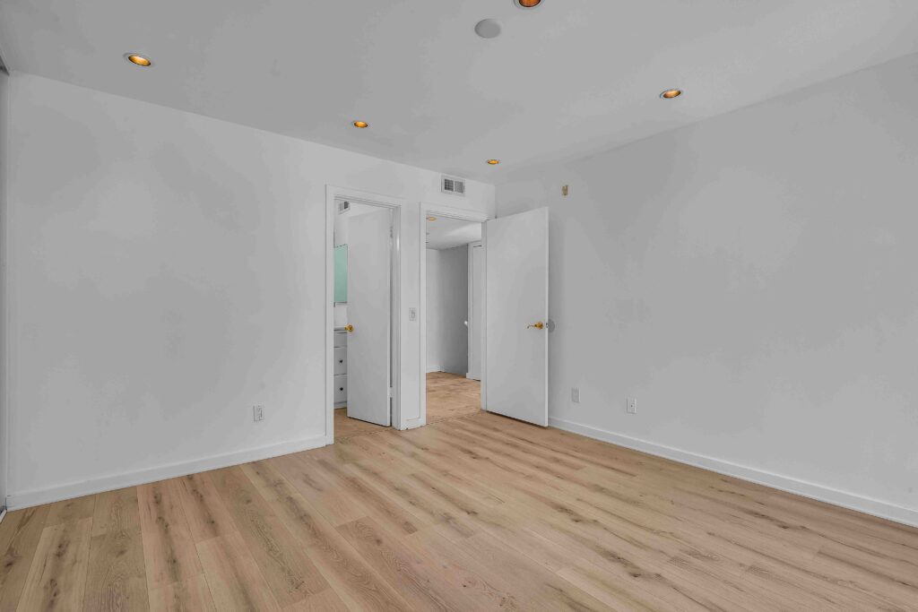 15 63rd Ave 25 15 63rd Ave 25