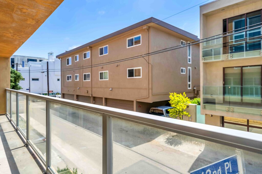 15 63rd Ave 28 15 63rd Ave 28