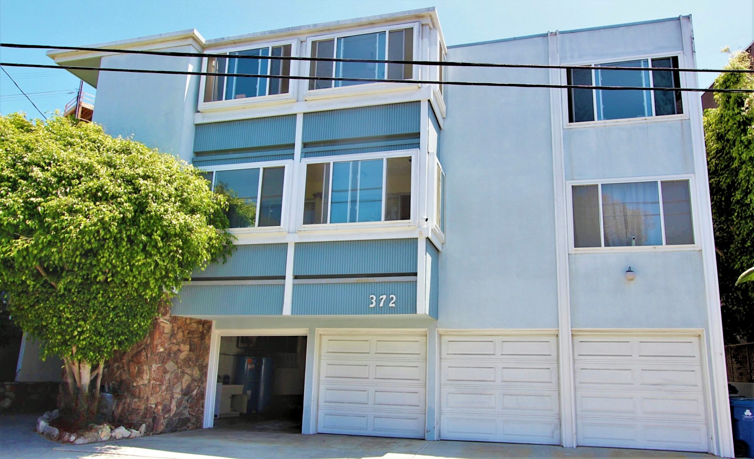 372 Pershing EXT